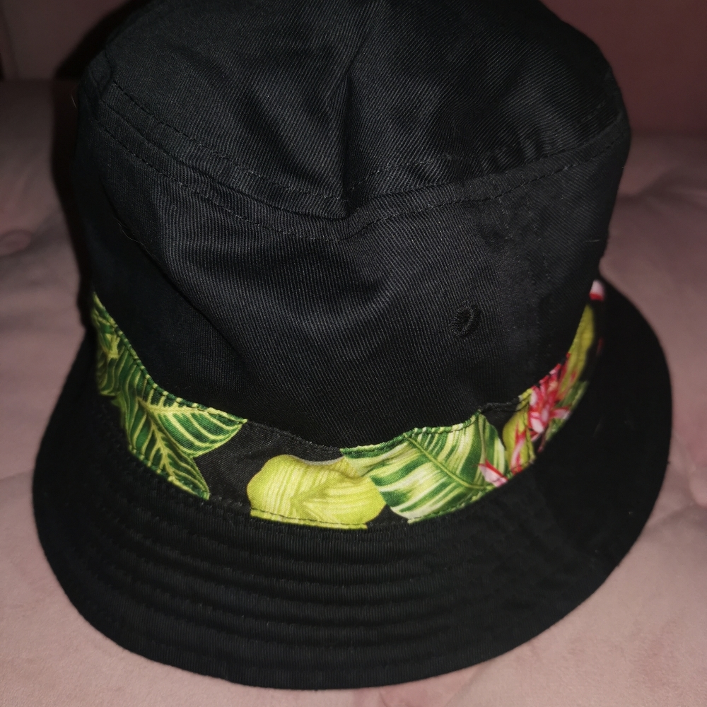 Empyre Bucket hat